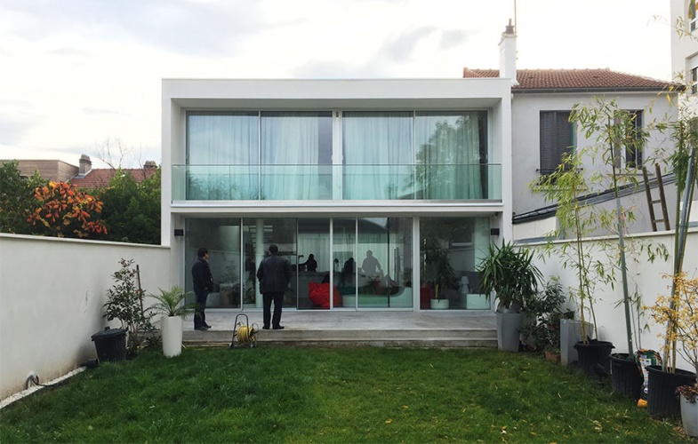 Construction d'une maison contemporaine : Vue Jardin