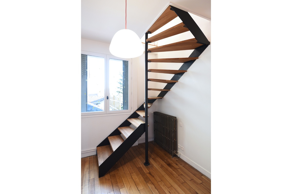 BOIZOT : architecte-restructuration-renovation-escalier-metallique-2-AREA-Studio.JPG