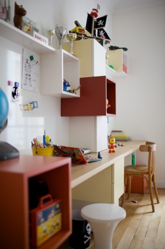 Bureaux et bibliothque pour enfants : 090520-Agnes-073